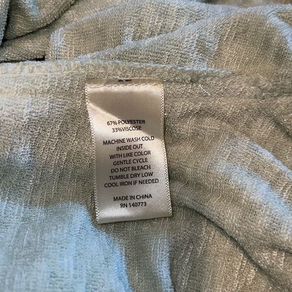 Max Studio Performance Terry Cold Shoulder Pullover Bell Sleeves Medium 💗 - Picture 9 of 9